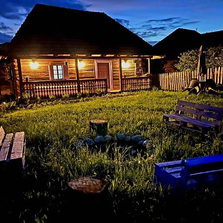 Casa Cu Lavanda Petroşani Buitenkant foto